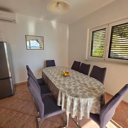 Apartman 22 *