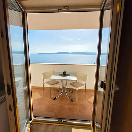 Apartman 22 *