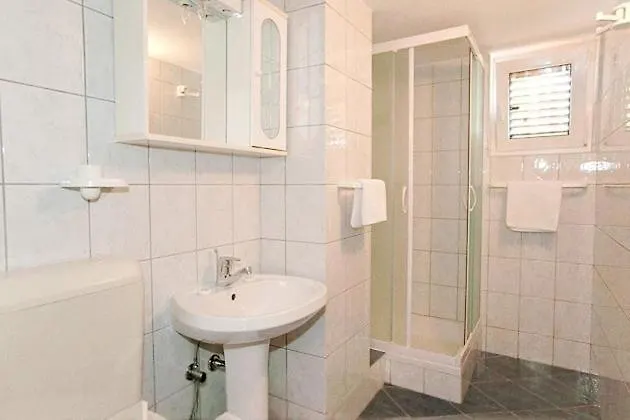 Apartamento 22 *